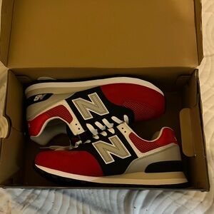 New Balancd Classics 574 Red Blue